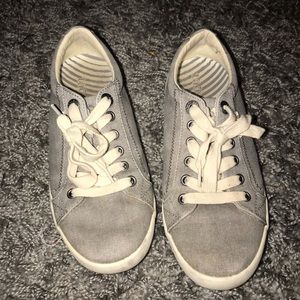 Grey Taos Star shoes